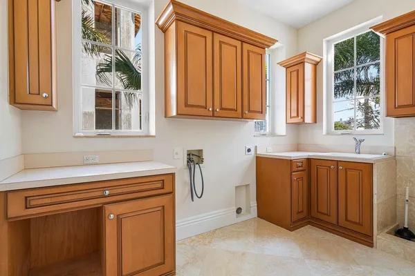 $19,995 | 549 Northeast 19th Avenue, Unit C, Deerfield Beach, FL 33441