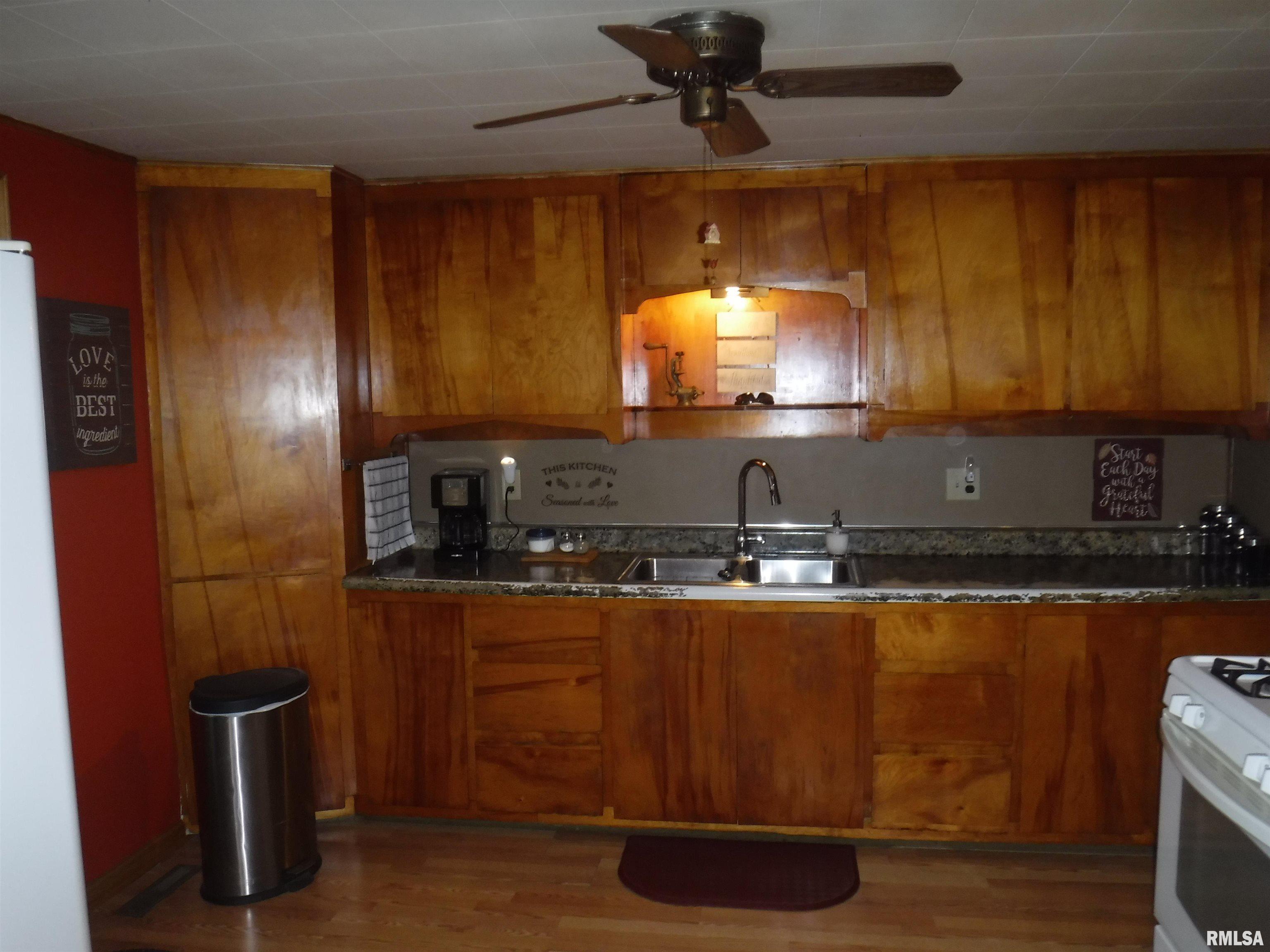 1636 Burge Road Centralia, IL 62801 - Photo 3 of 57