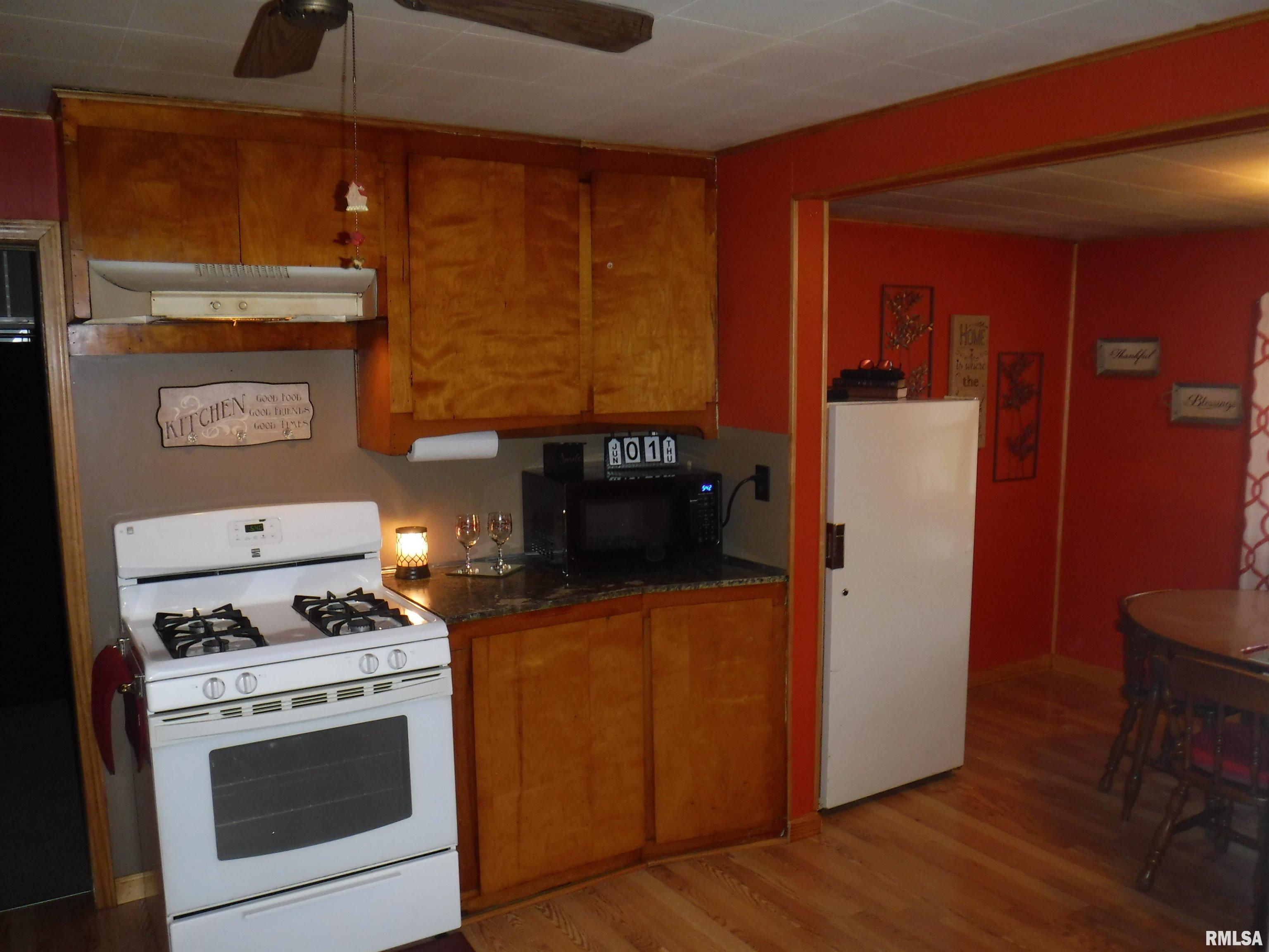 1636 Burge Road Centralia, IL 62801 - Photo 4 of 57