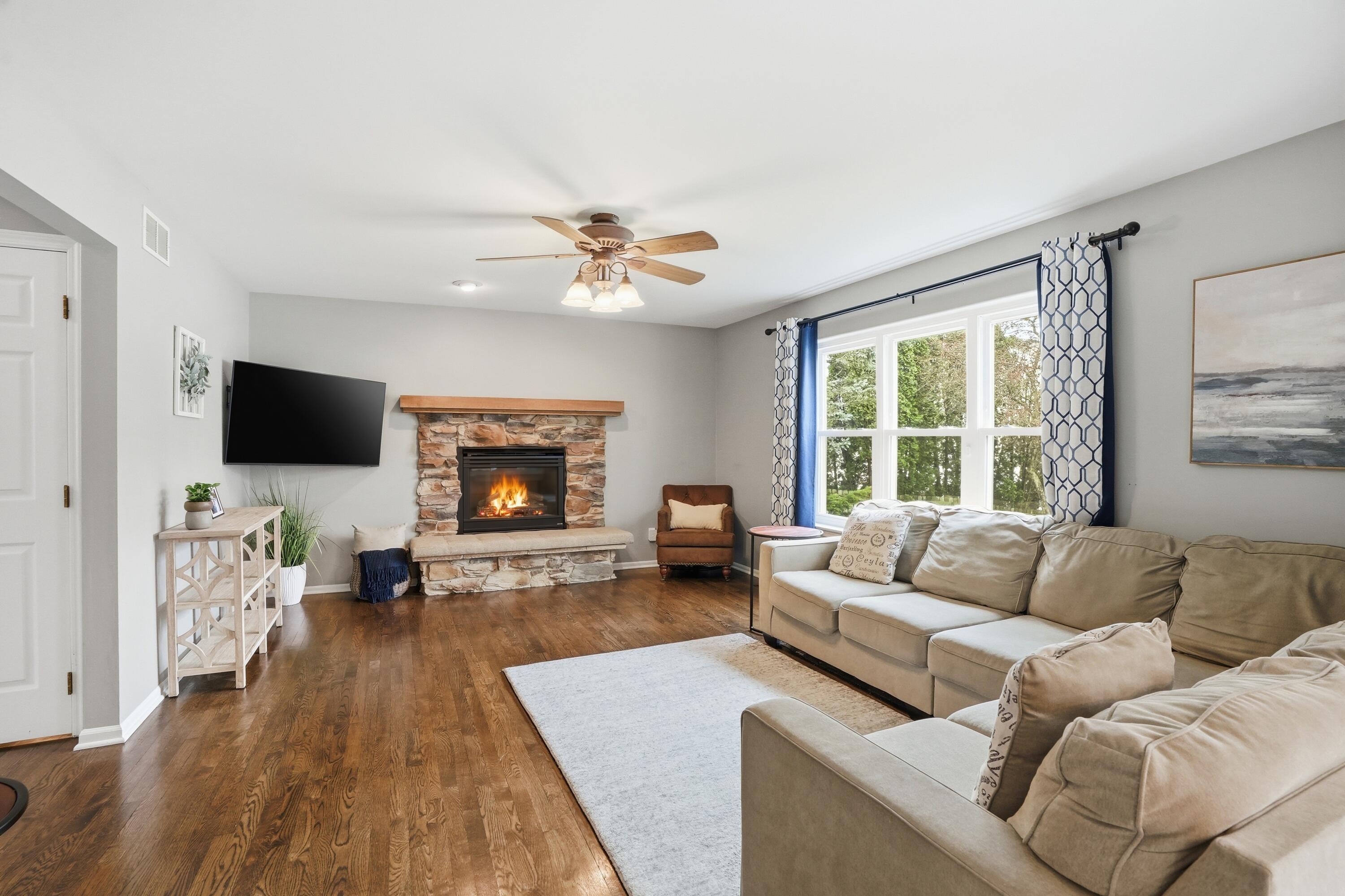 975 Driftwood Trail Crown Point, IN 46307 - Photo 6 of 37 3000x1999