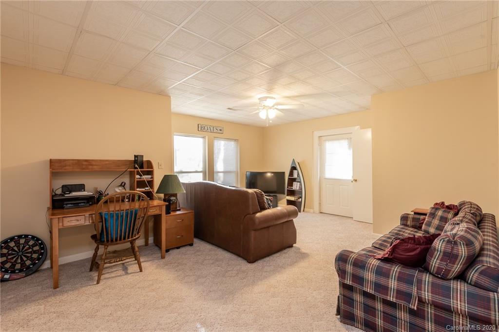 6646 Harbor Lane Conover, NC 28613 - Photo 38 of 44 Gallery Image 38