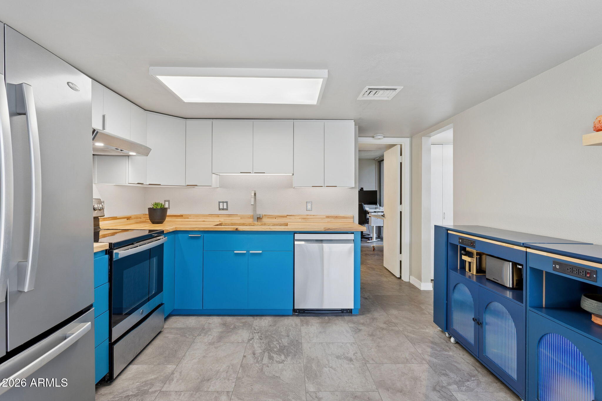 930 South Dobson Road, Unit 7 Mesa, AZ 85202 - Photo 12 of 57 Fully remodeled kitchen
