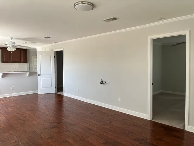 $1,800 | 2053 Farm To Market 1291 New Ulm Tx 78950, New Ulm, TX 78950