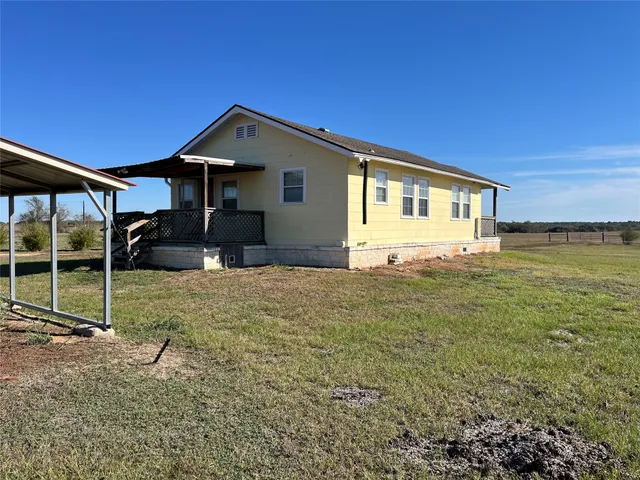 $1,800 | 2053 Farm To Market 1291 New Ulm Tx 78950, New Ulm, TX 78950