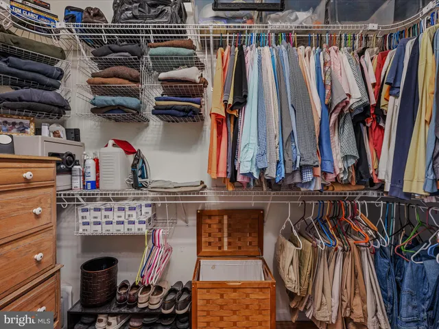 $725,000 | 884 Rivanna Run, Falling Waters, WV 25419