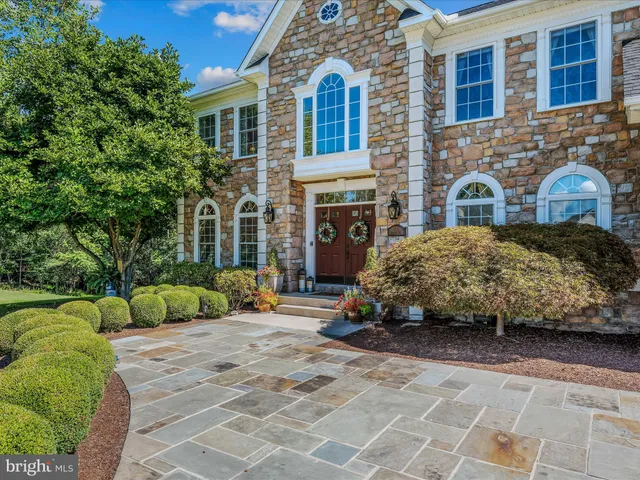 $725,000 | 884 Rivanna Run, Falling Waters, WV 25419