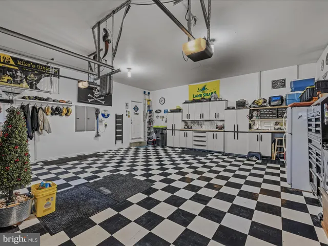 $725,000 | 884 Rivanna Run, Falling Waters, WV 25419