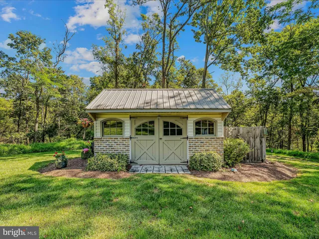 $725,000 | 884 Rivanna Run, Falling Waters, WV 25419