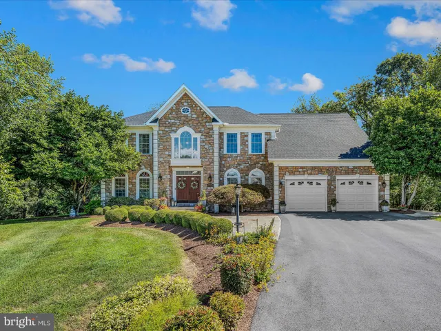 $725,000 | 884 Rivanna Run, Falling Waters, WV 25419