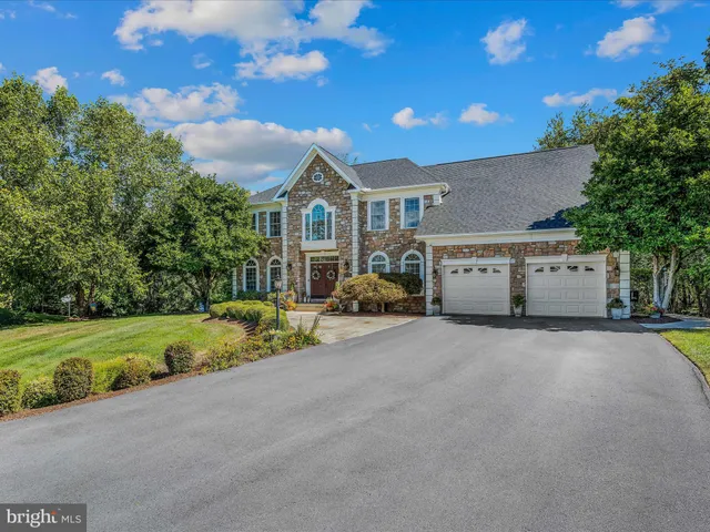 $725,000 | 884 Rivanna Run, Falling Waters, WV 25419