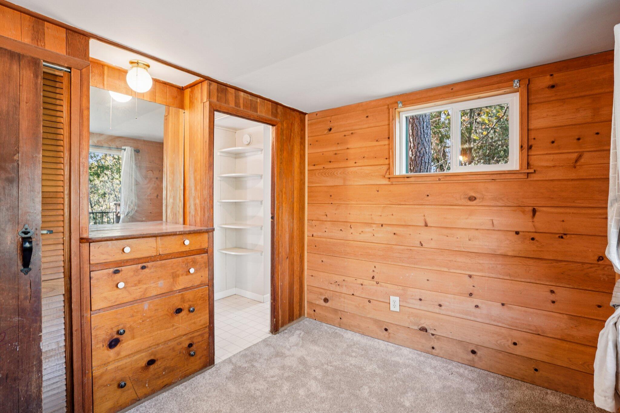 53451 Middleridge Drive Idyllwild, CA 92549 - Photo 16 of 29 a view of dresser