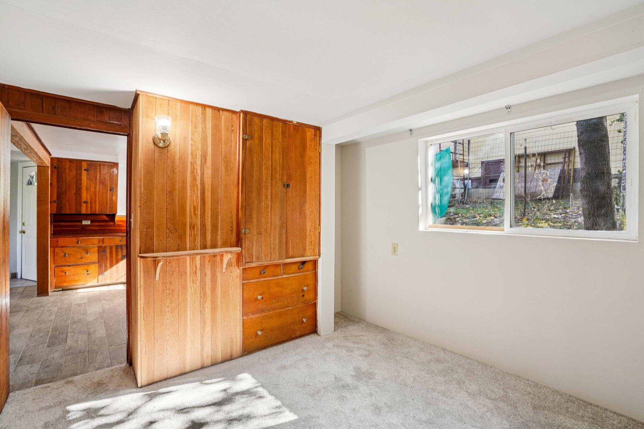 53451 Middleridge Drive Idyllwild, CA 92549 - Photo 20 of 29 an empty room with closet