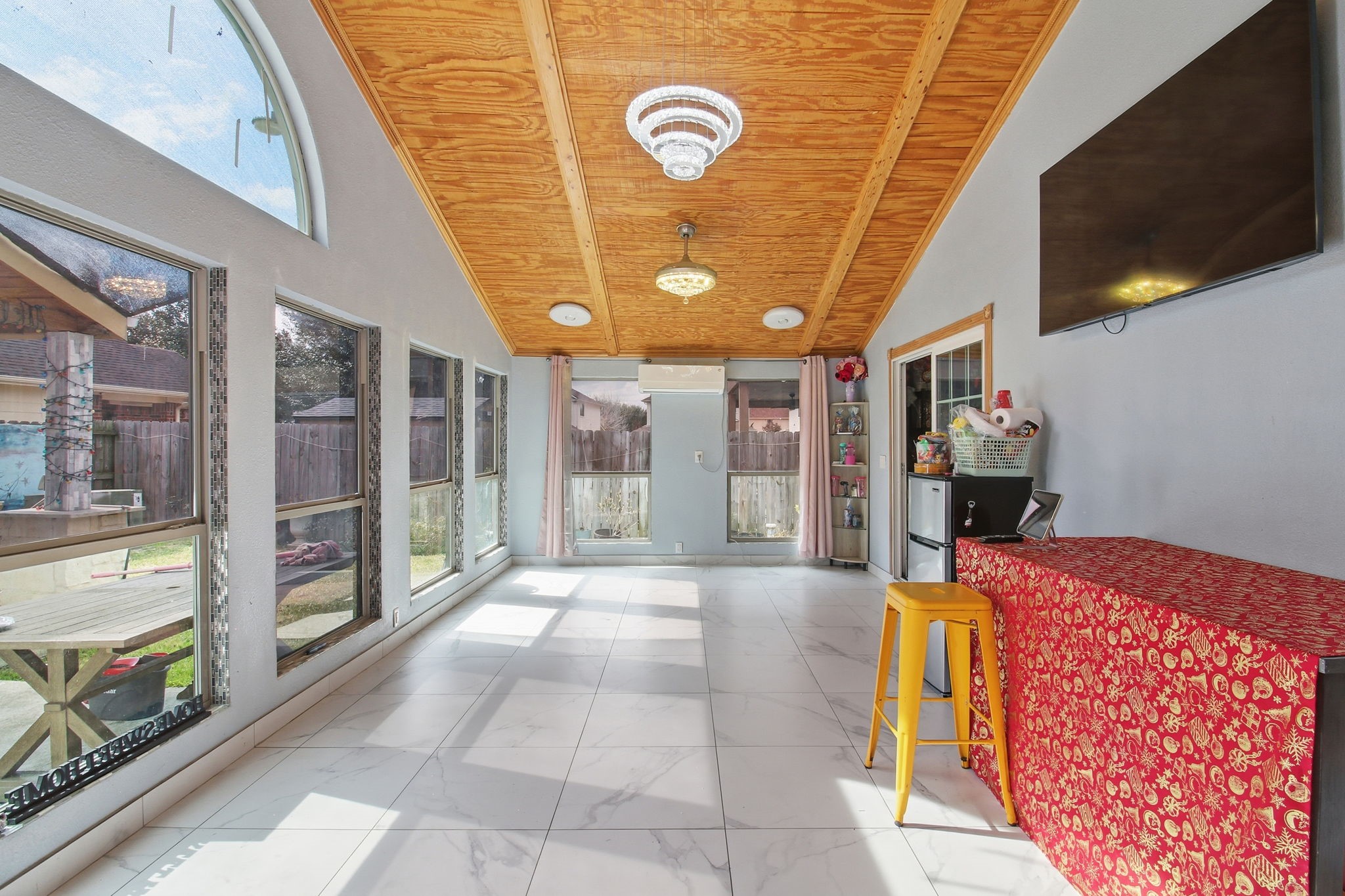13106 Cherryglade Court Houston, TX 77044 - Photo 16 of 26 a view of lobby with furniture and flat screen tv