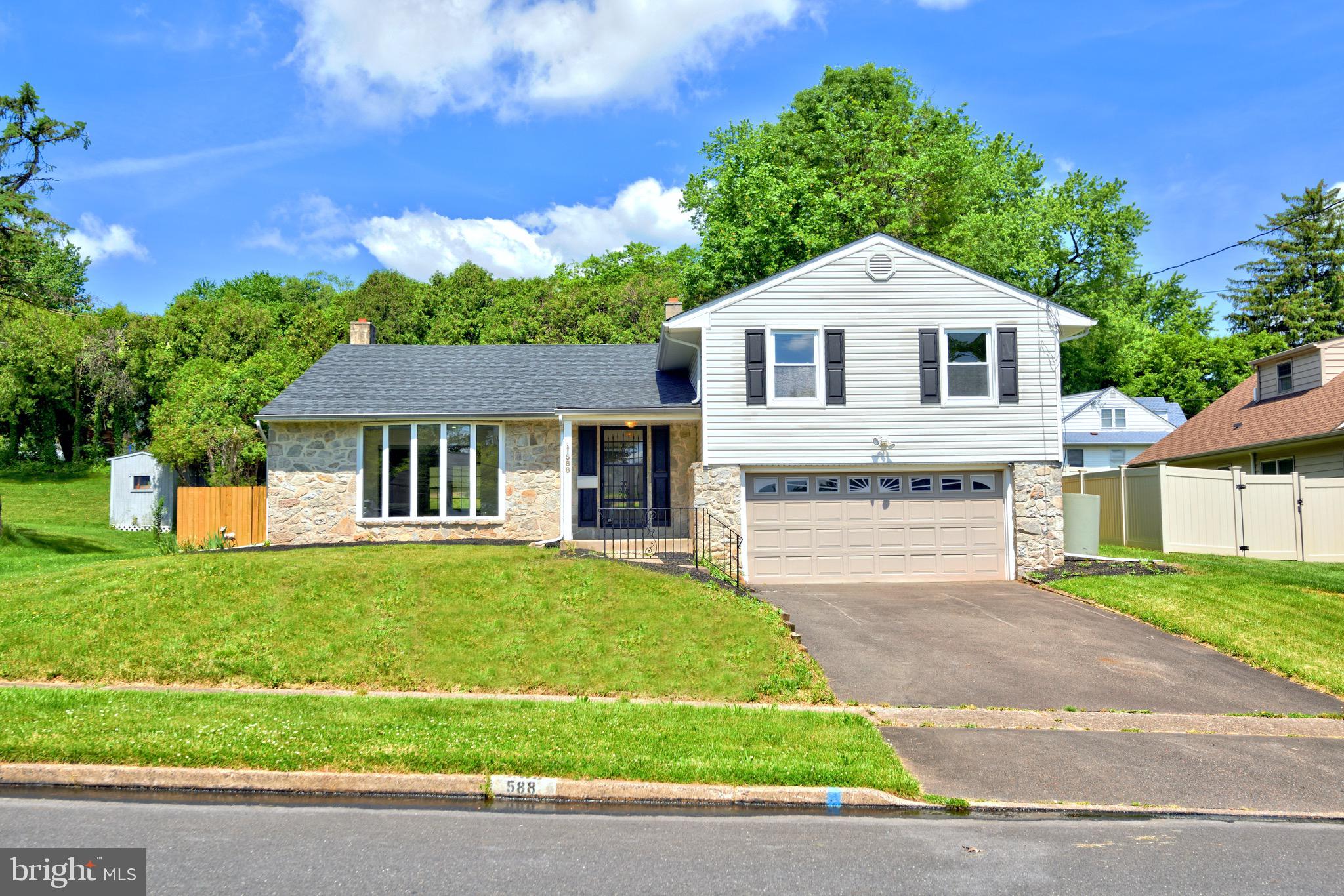 588 Lowell Road Warminster, PA 18974 - Photo 1 of 32