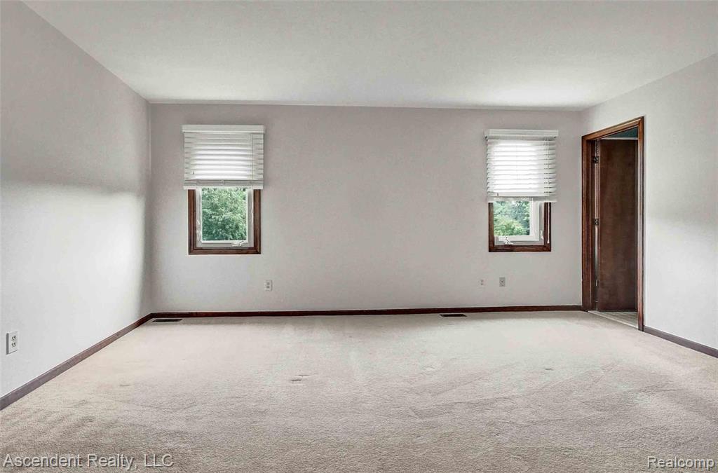 435 Parkland Drive Rochester, MI 48307 - Photo 17 of 32
