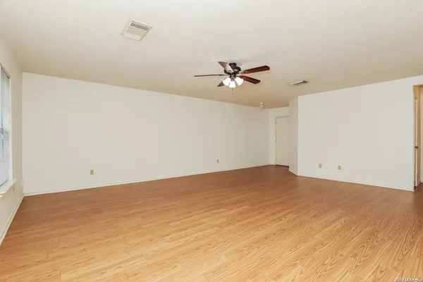 $1,800 | 11926 Auburn Brook, San Antonio, TX 78253