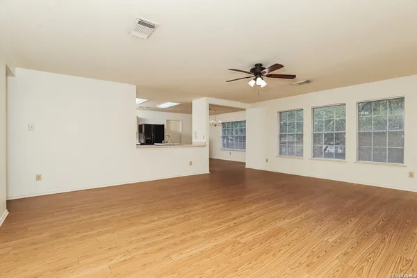 $1,800 | 11926 Auburn Brook, San Antonio, TX 78253