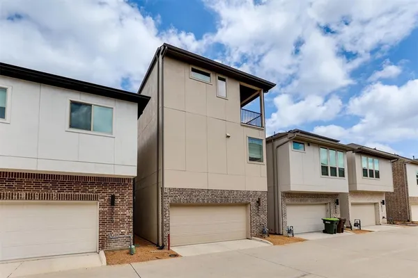 $3,295 | 8044 Zeppos Dr., Plano, TX 75024