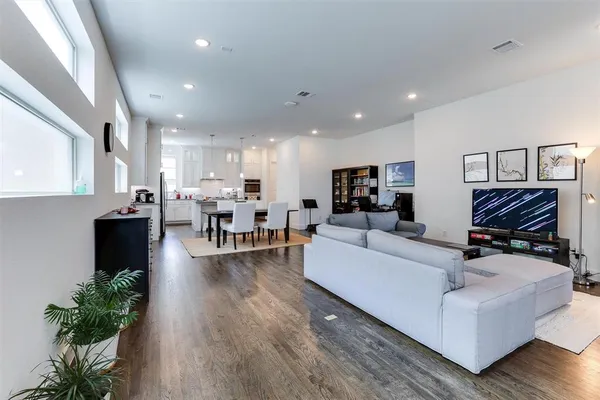 $3,295 | 8044 Zeppos Dr., Plano, TX 75024