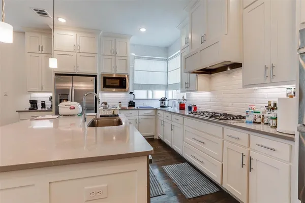 $3,295 | 8044 Zeppos Dr., Plano, TX 75024