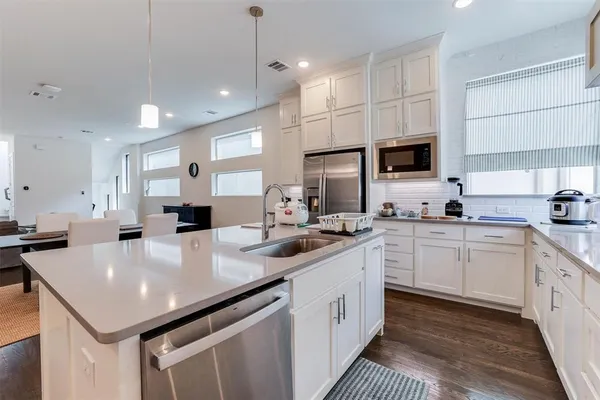 $3,295 | 8044 Zeppos Dr., Plano, TX 75024