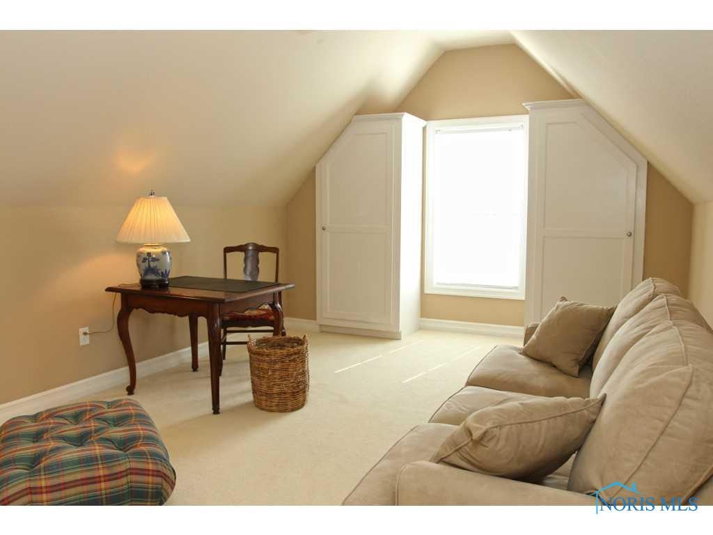 2818 Goddard Road Toledo, OH 43606 - Photo 12 of 20 Bedroom.