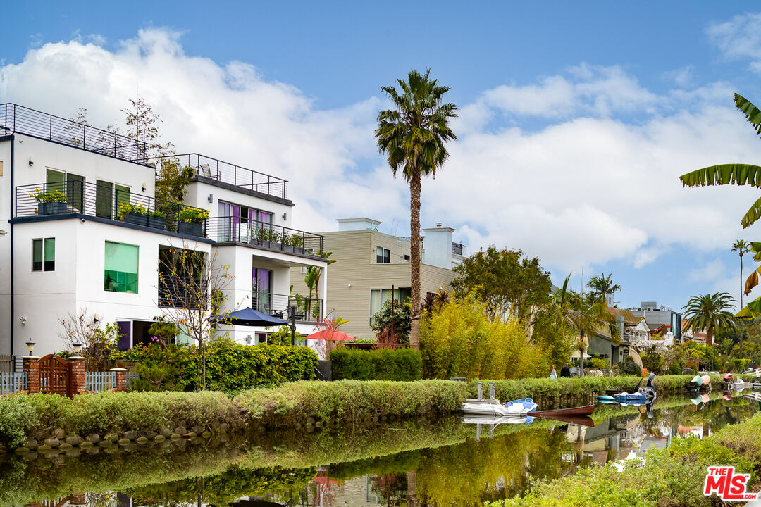 2812 Strongs Drive Venice, CA 90291 - Photo 1 of 1 a front view of a house with a lake view