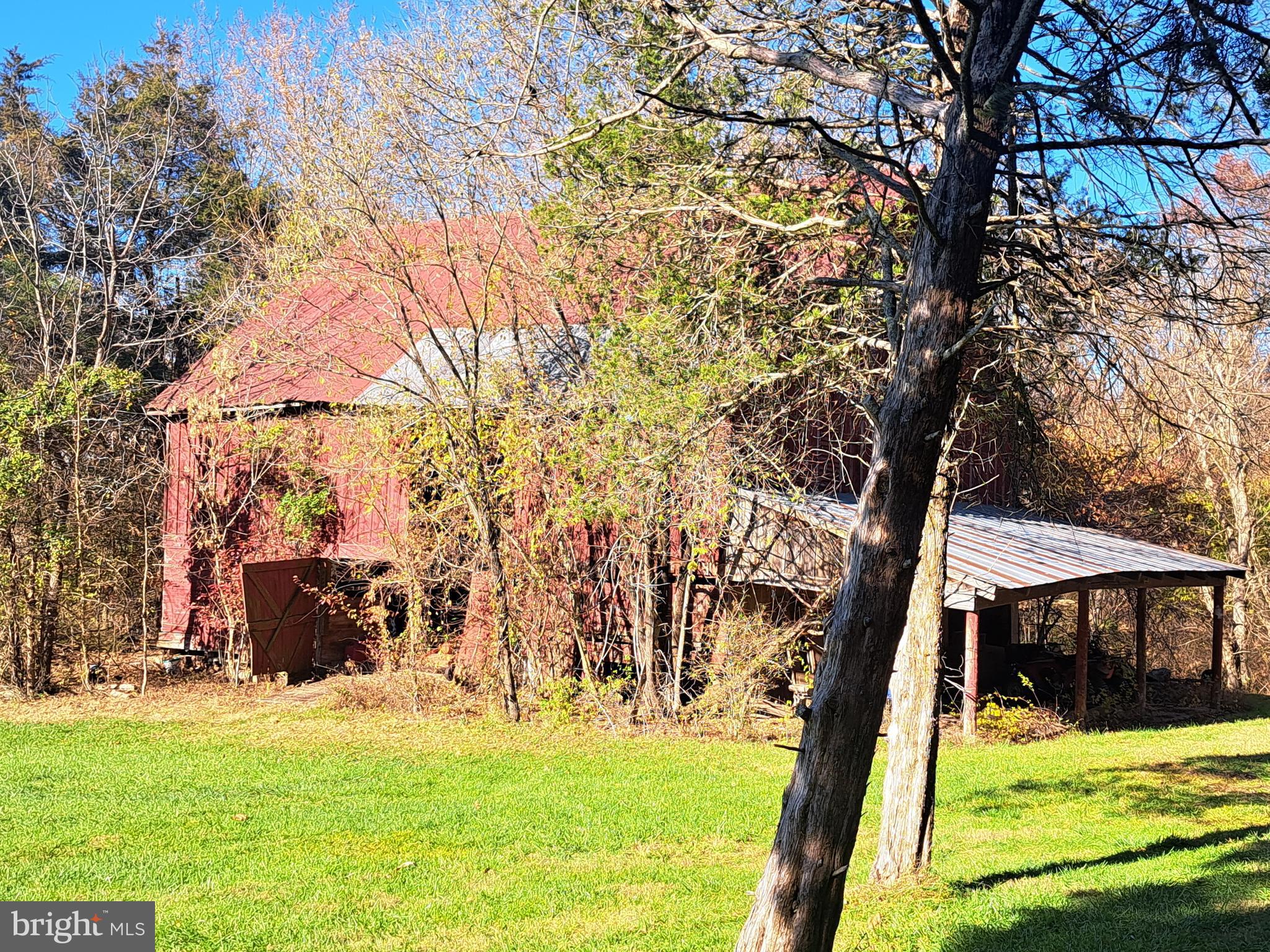 24401 River Road Dickerson, MD 20842 - Photo 21 of 43 a view of swimming pool with a yard