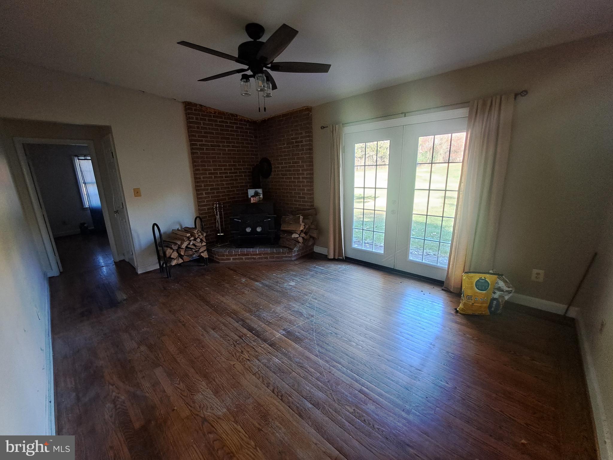 24401 River Road Dickerson, MD 20842 - Photo 40 of 43 a view of a room with gym equipment