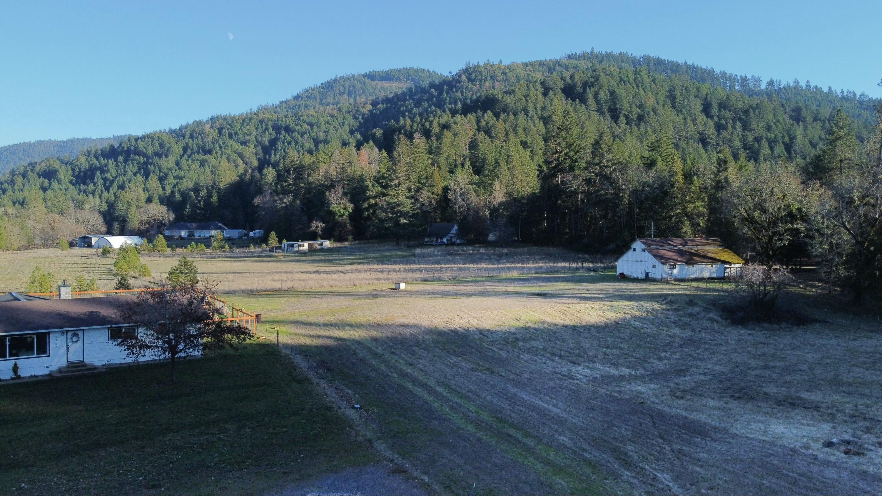 3701 Winona Road Grants Pass, OR 97526 - Photo 41 of 45 tempImageTYv5eW