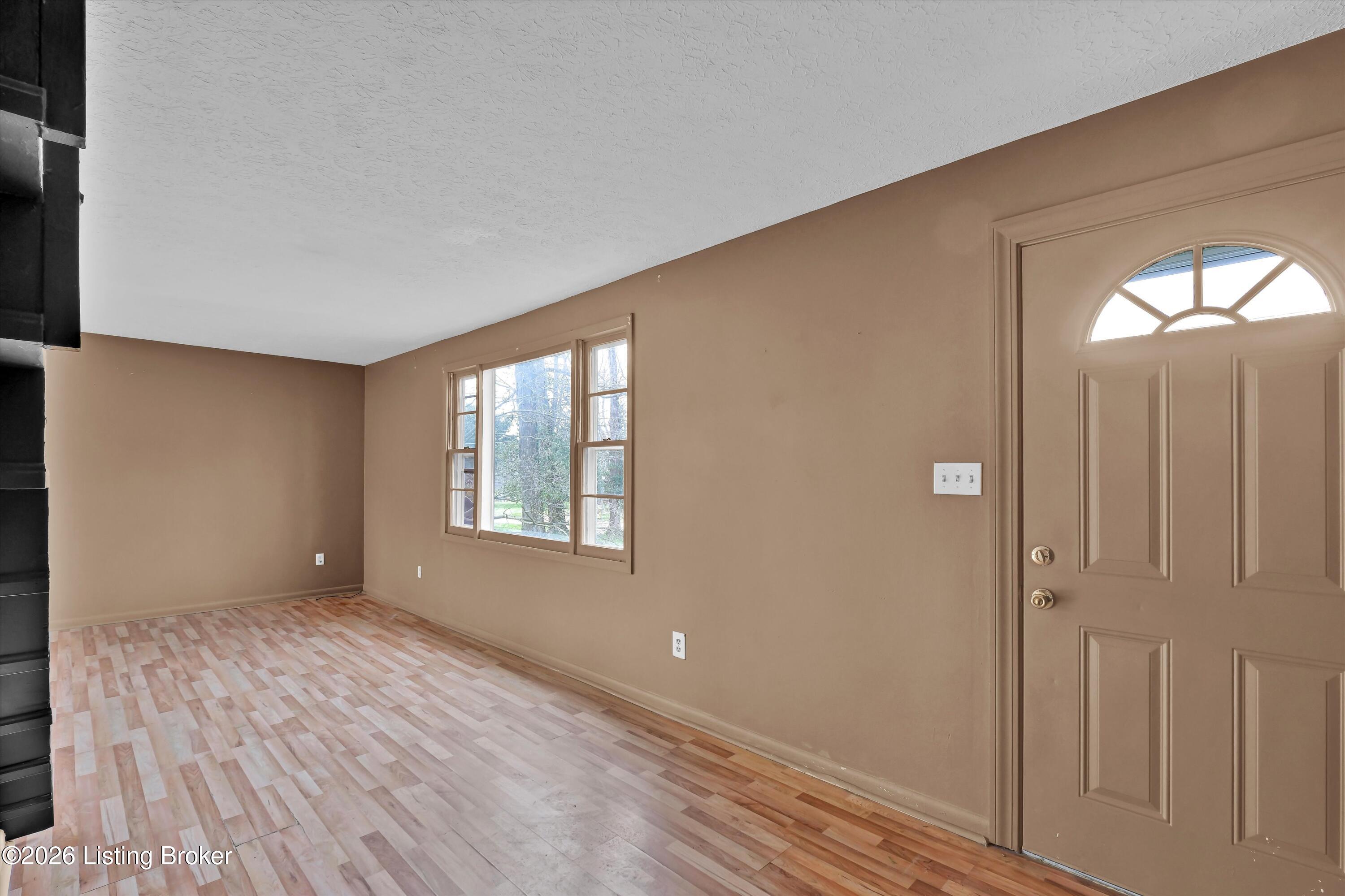 127 Rollington Road Pewee Valley, KY 40056 - Photo 6 of 62 11-127 Rollington Rd