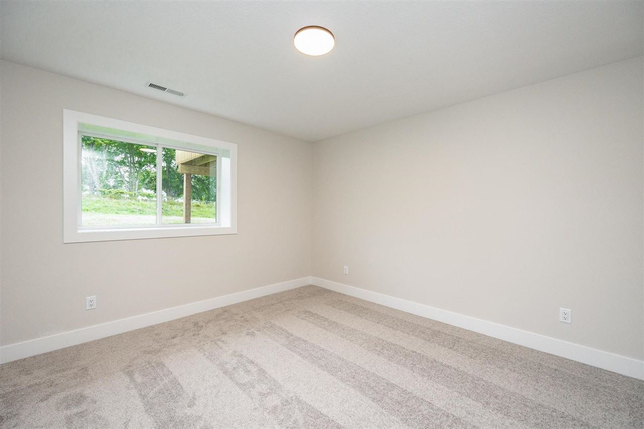 814 Rogers Lane Center Point, IA 52213 - Photo 40 of 48 Gallery Image 40