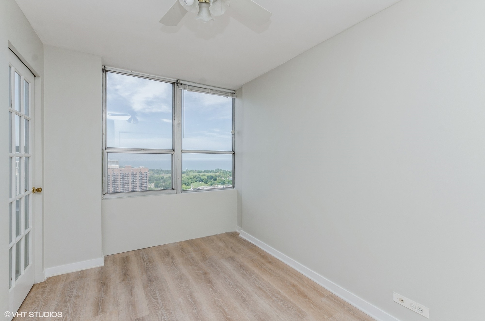 655 West Irving Park Road, Unit 3006 Chicago, IL 60613 - Photo 11 of 23 an empty room with a window