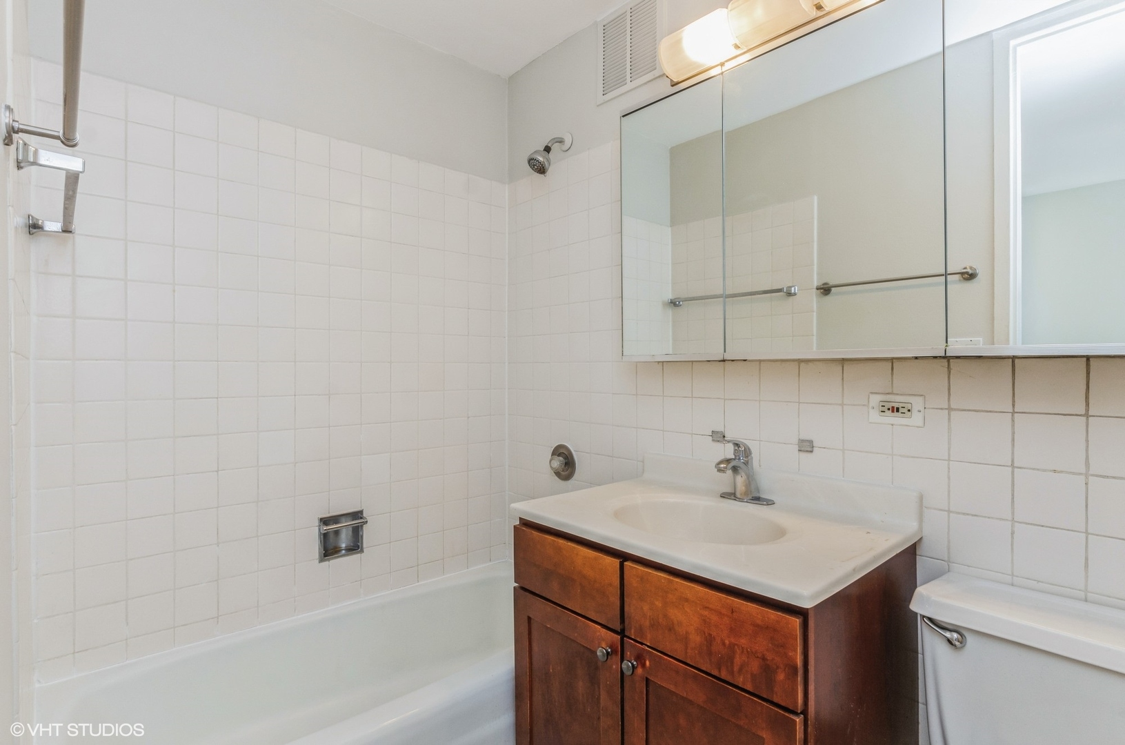 655 West Irving Park Road, Unit 3006 Chicago, IL 60613 - Photo 14 of 23
