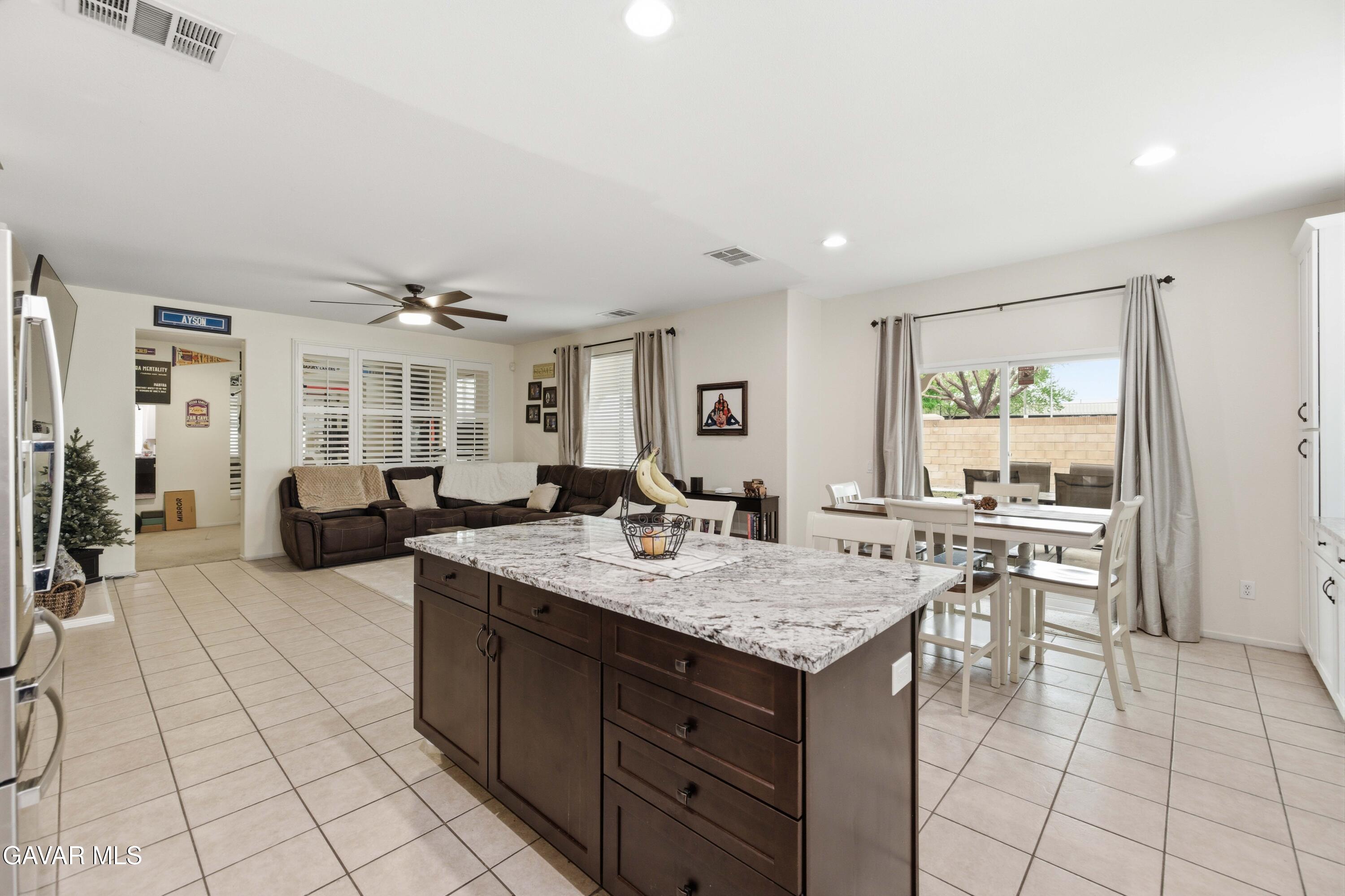 44663 Ruthron Avenue Lancaster, CA 93536 - Photo 11 of 40 44663 Ruthron Ave-11