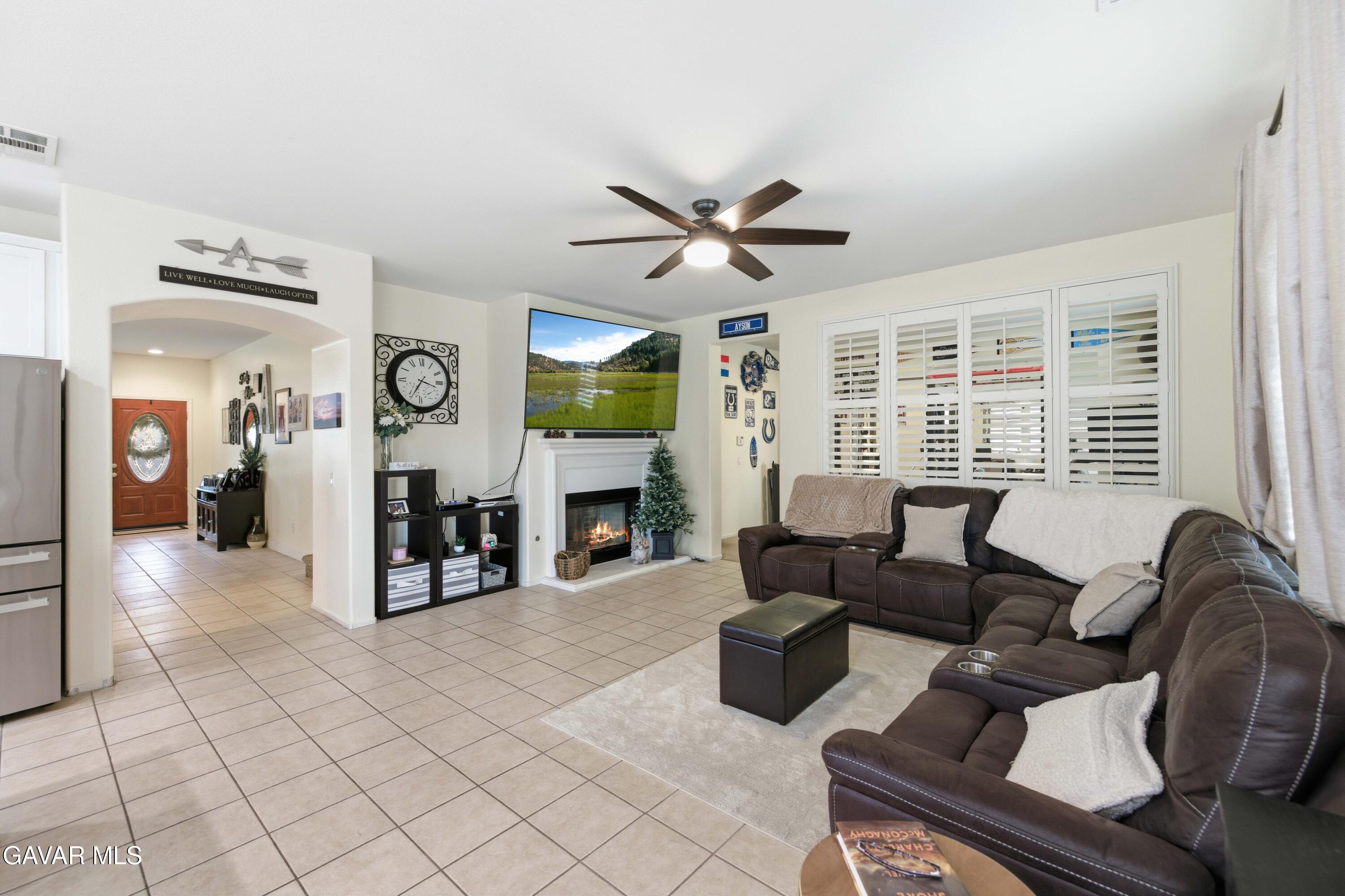 44663 Ruthron Avenue Lancaster, CA 93536 - Photo 19 of 40 44663 Ruthron Ave-19