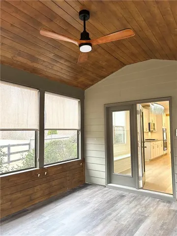 a view of entryway and tree
