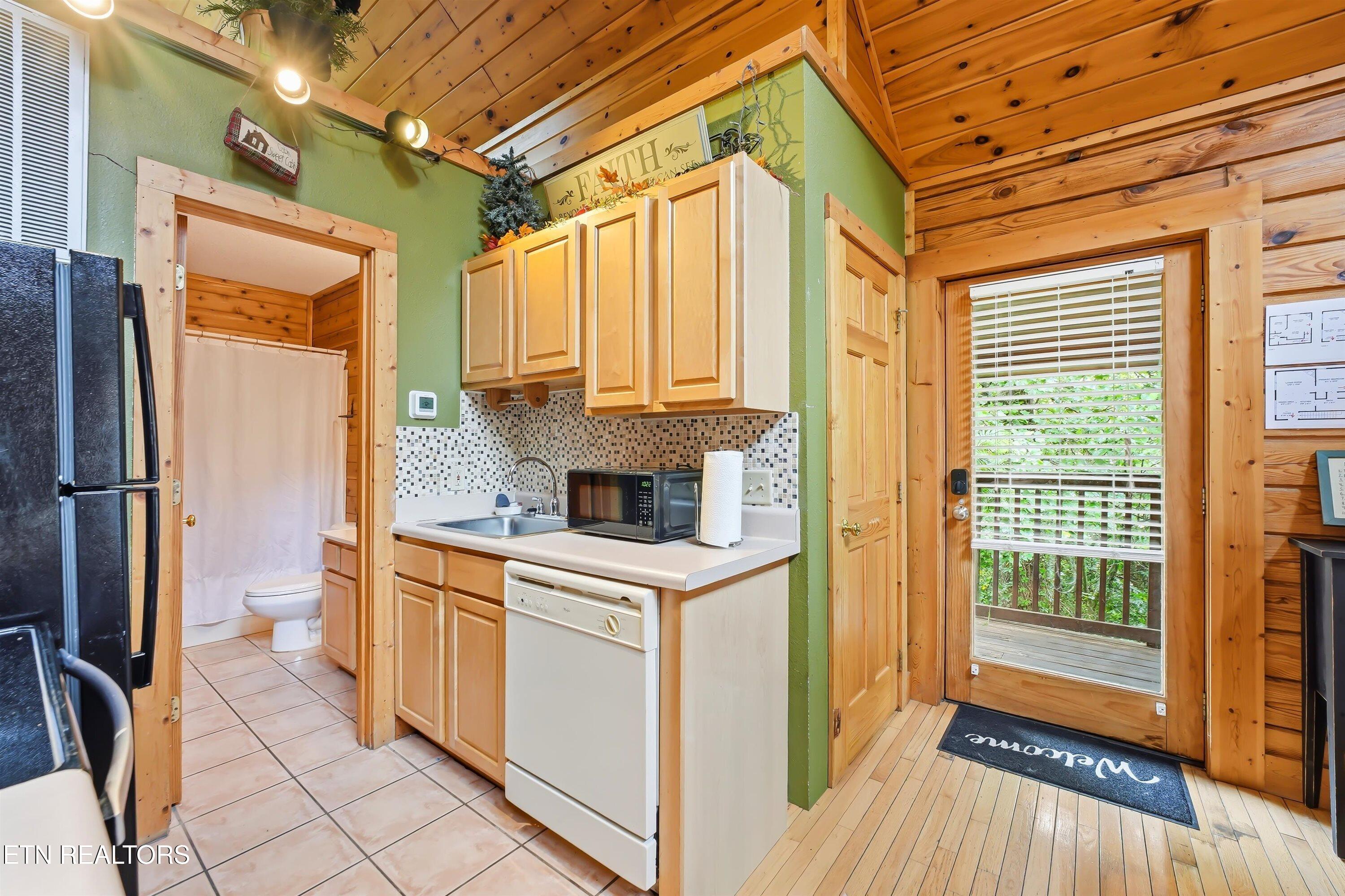 336 Big Bear Way Pigeon Forge, TN 37863 - Photo 7 of 30 05-FINAL-5