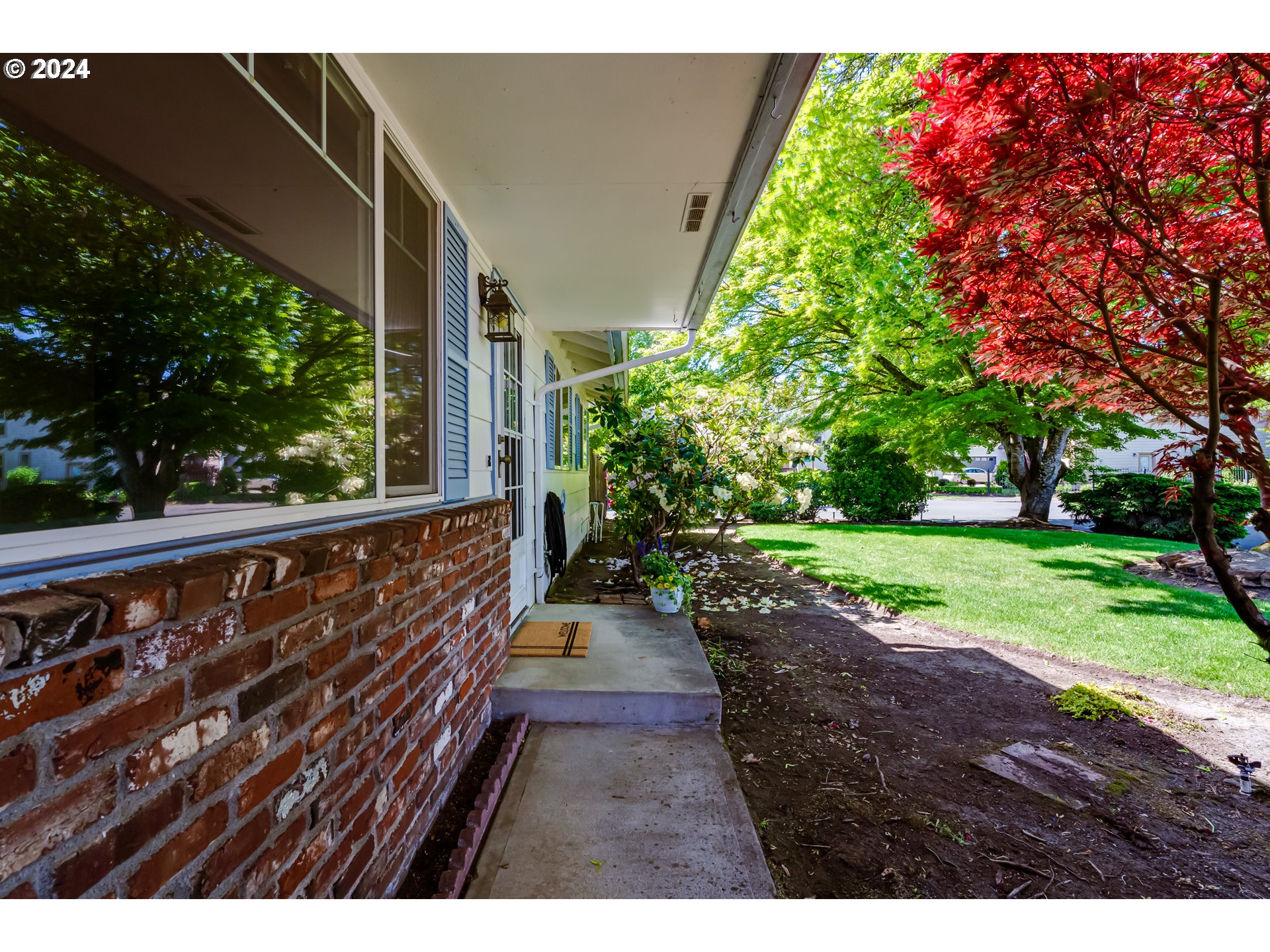 4115 Scottdale Street Eugene, OR 97404 - Photo 5 of 33 a view of house with backyard