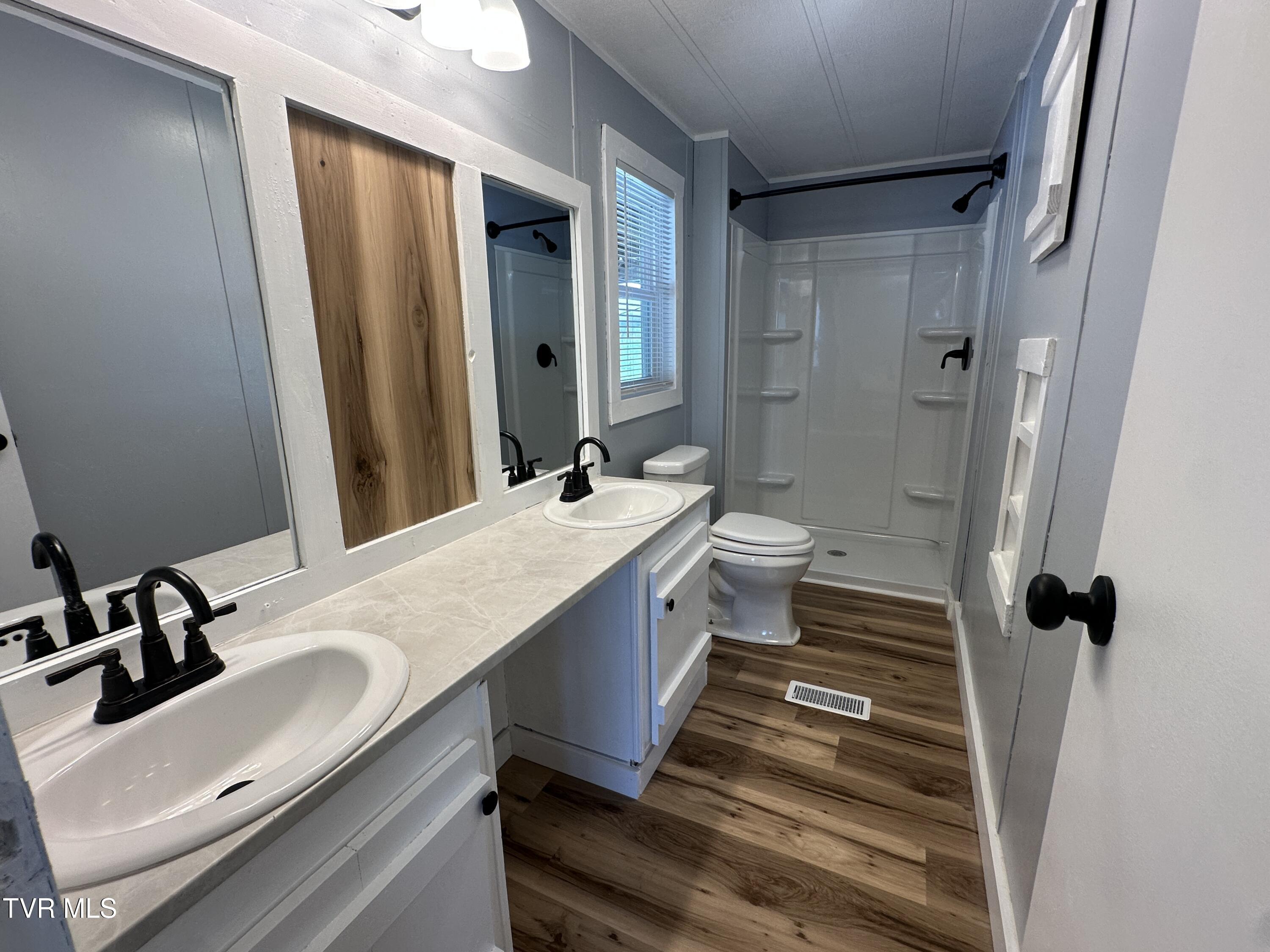 1173 Camp Creek Road Greeneville, TN 37743 - Photo 24 of 42 IMG_3223 (3)