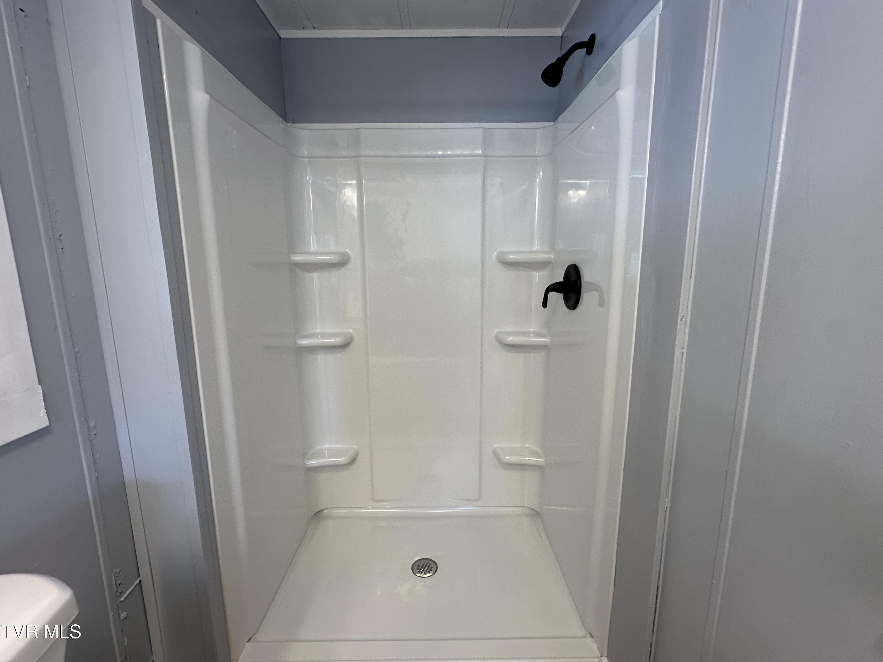 1173 Camp Creek Road Greeneville, TN 37743 - Photo 25 of 42 IMG_3224