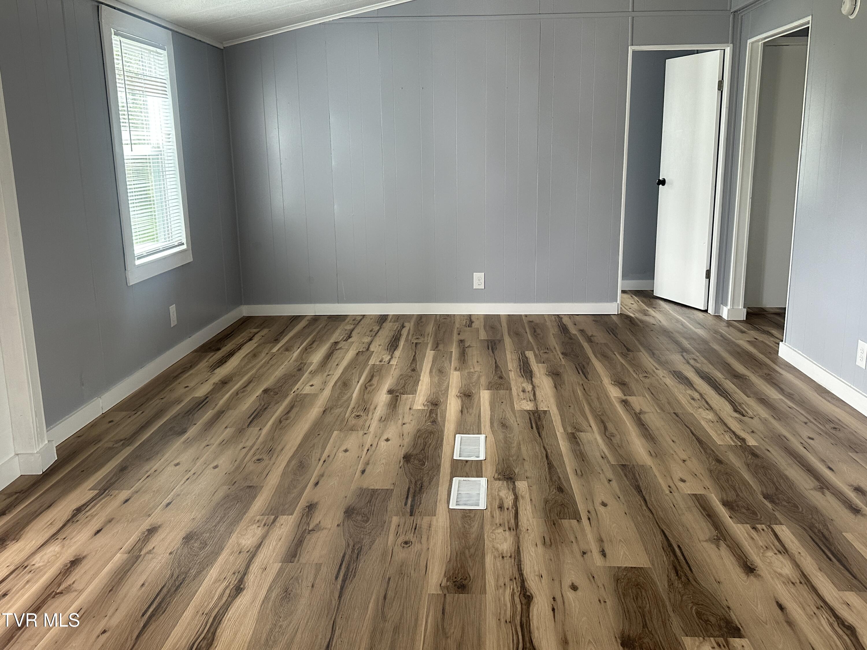 1173 Camp Creek Road Greeneville, TN 37743 - Photo 8 of 42 IMG_3212 (1)