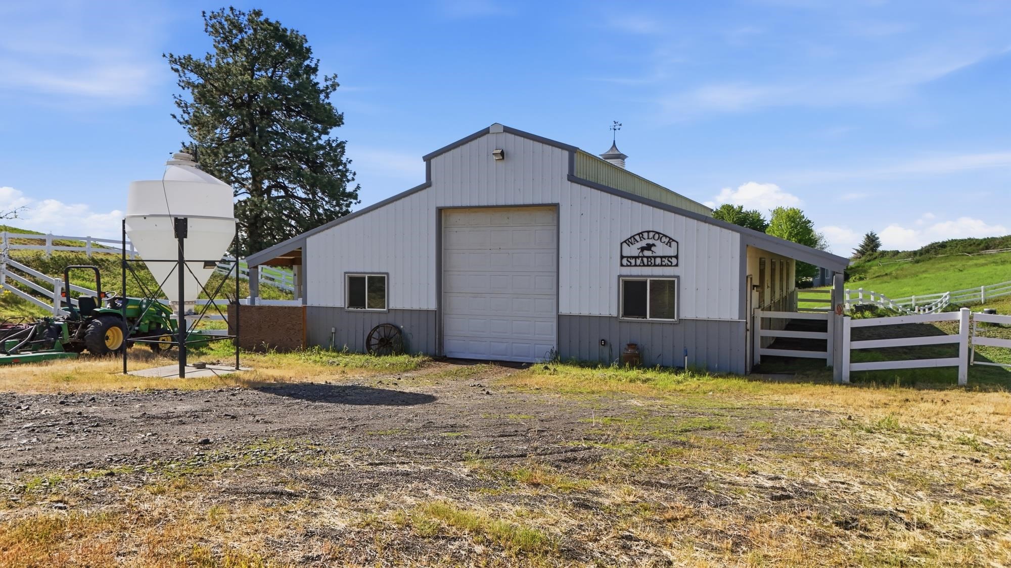 10205 South Sharon Road Spokane, WA 99223 - Photo 2 of 29