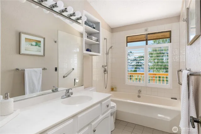 $1,199,000 | 1204 Northeast Leisure Street, Coupeville, WA 98239