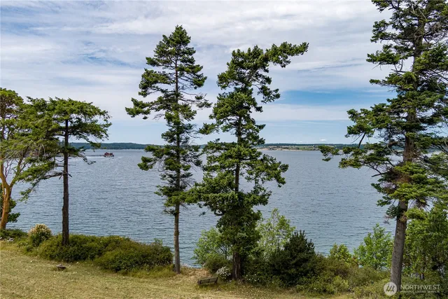 $1,199,000 | 1204 Northeast Leisure Street, Coupeville, WA 98239