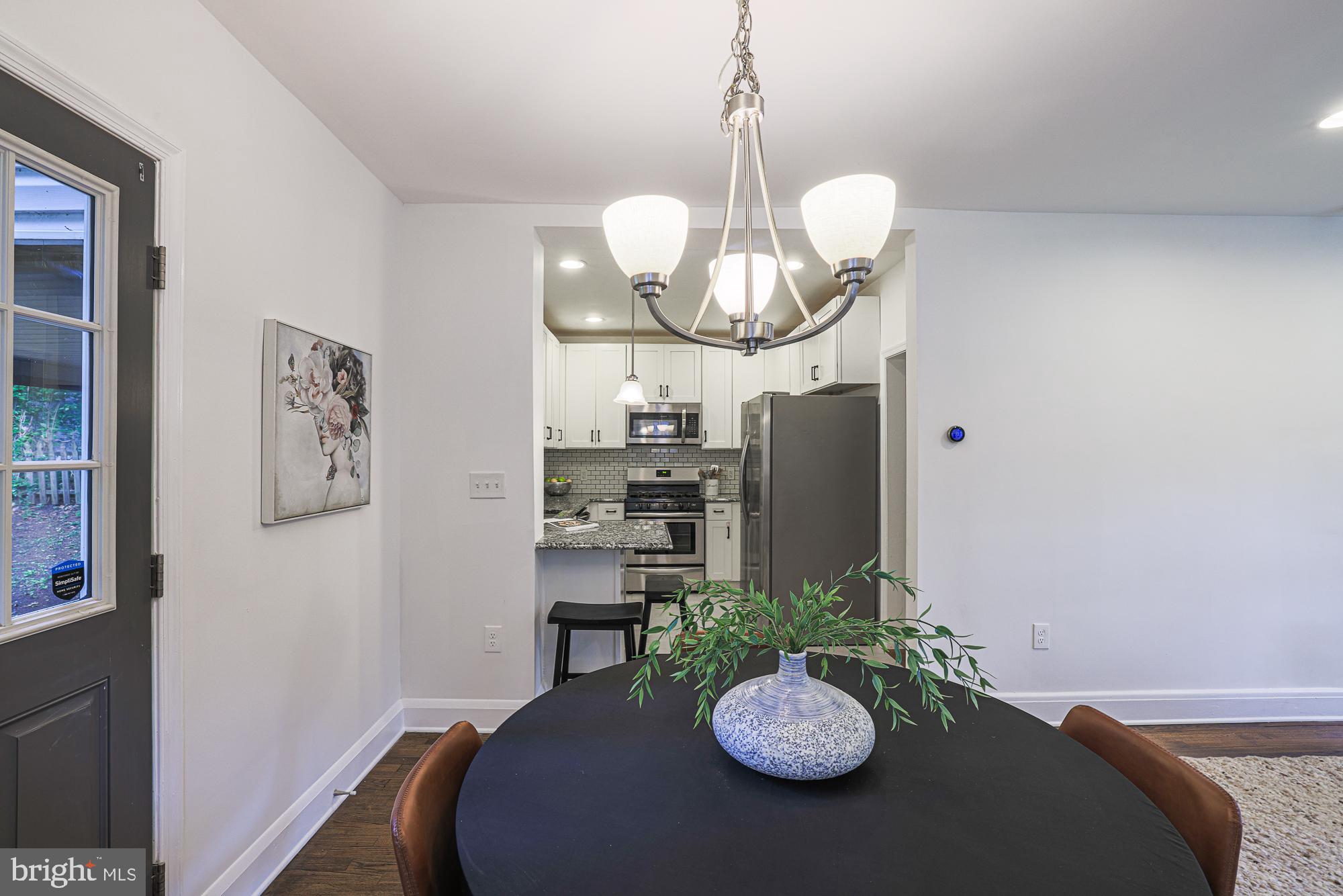 410 Kingston Road Baltimore, MD 21229 - Photo 10 of 56 Dining looking into kitchen