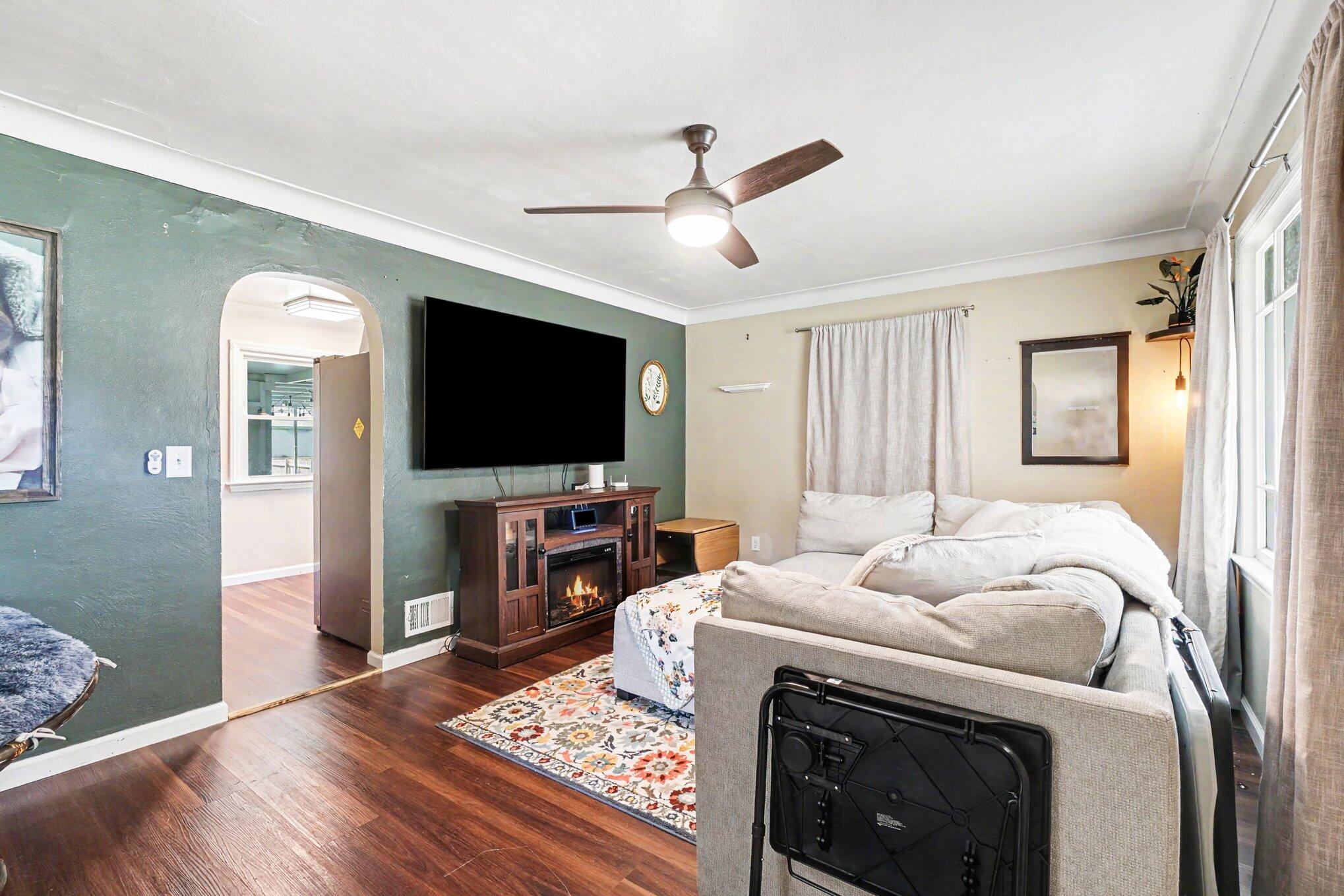 1808 Indian Road Portage, MI 49002 - Photo 5 of 26 Living room