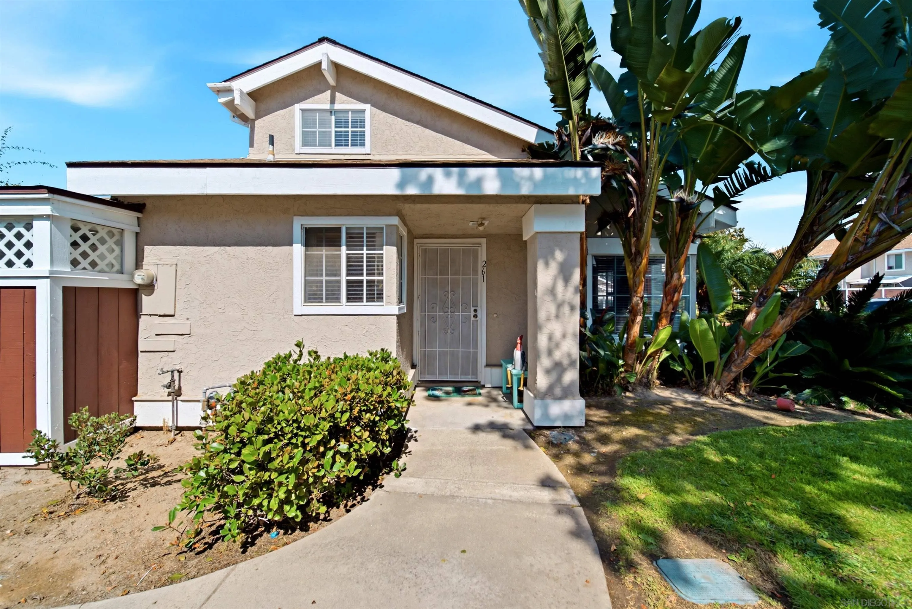 261 Riverview Way Oceanside, CA 92057 - Photo 4 of 30