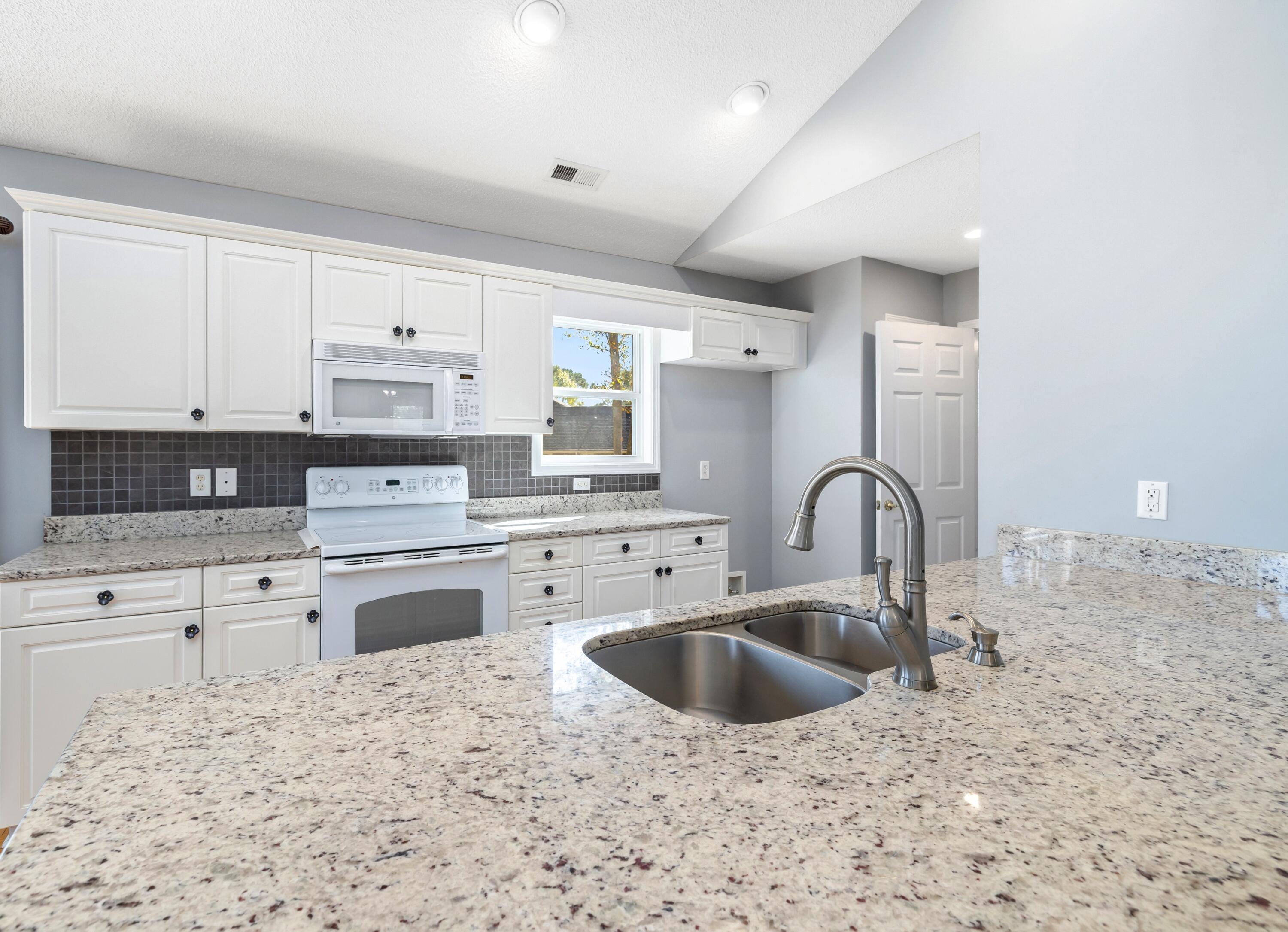 830 Bentwood Circle Manning, SC 29102 - Photo 23 of 60 KITCHEN