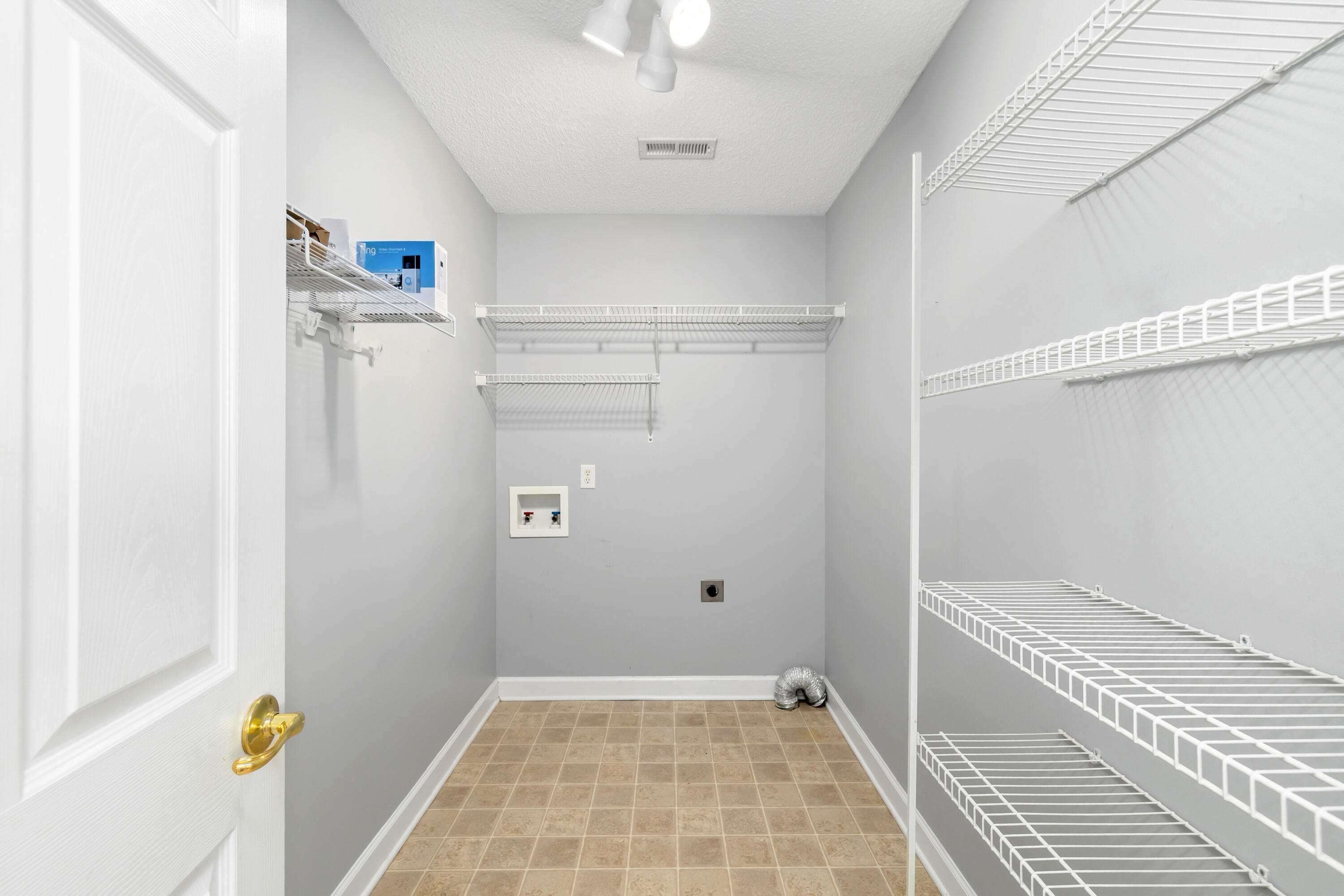 830 Bentwood Circle Manning, SC 29102 - Photo 24 of 60 LAUNDRY ROOM